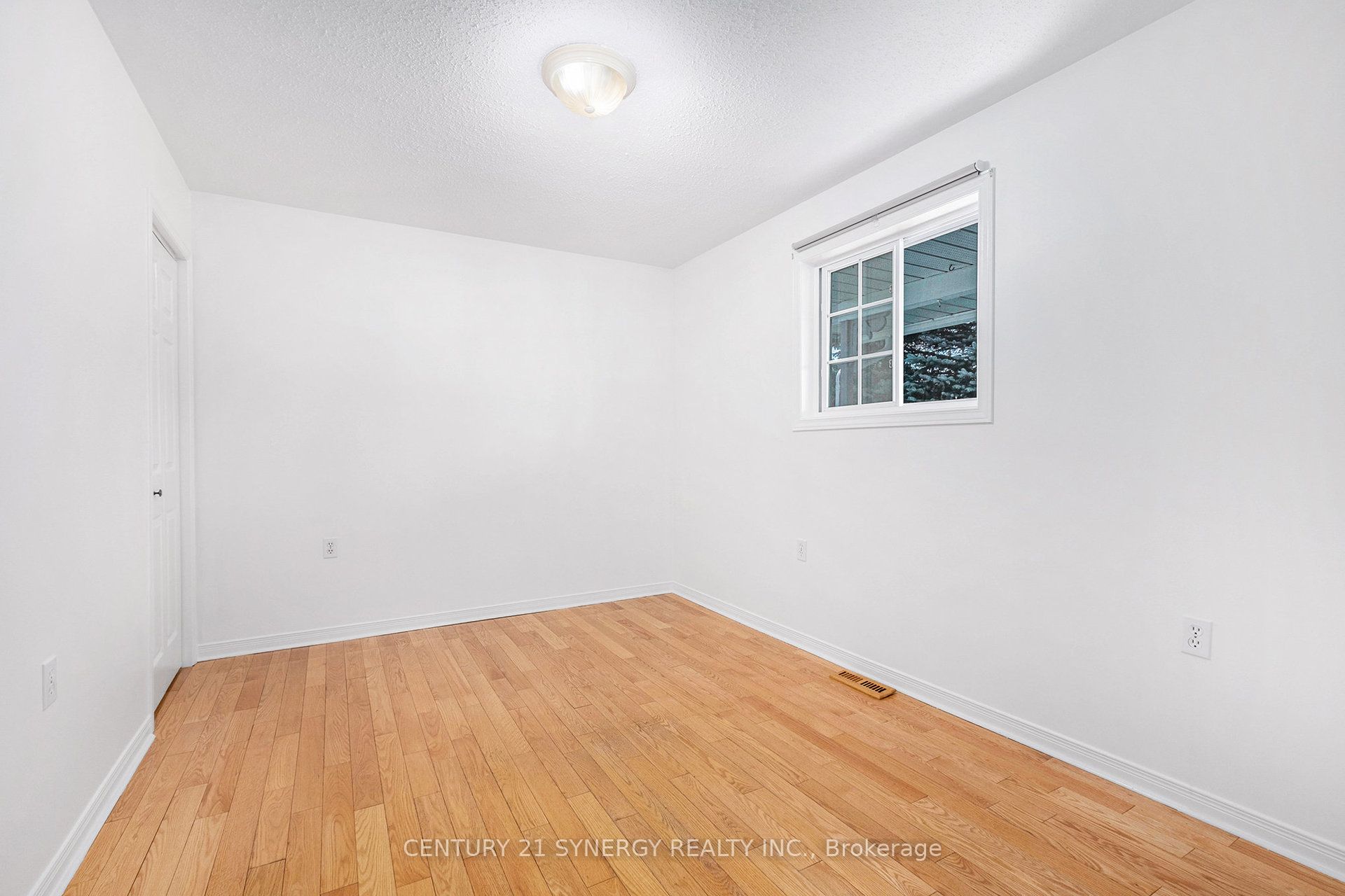 887 Macpherson Road Property Photo 17