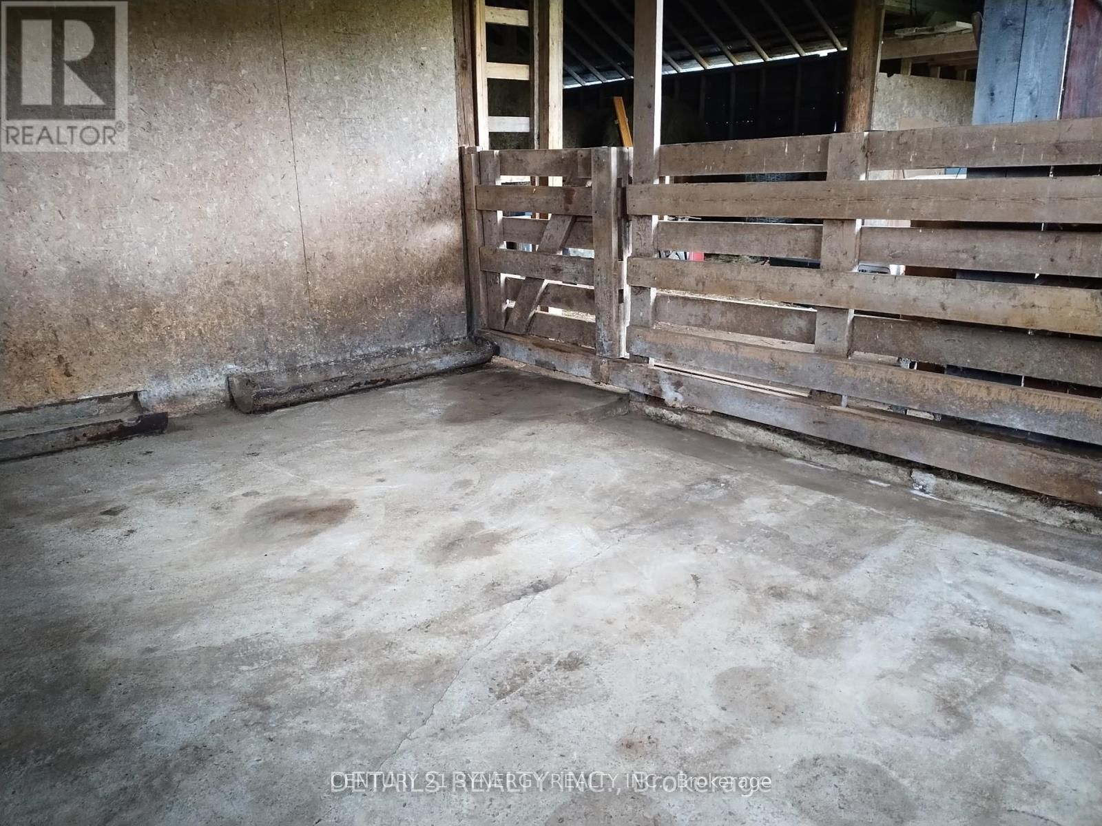 887 Macpherson Road Property Photo 37