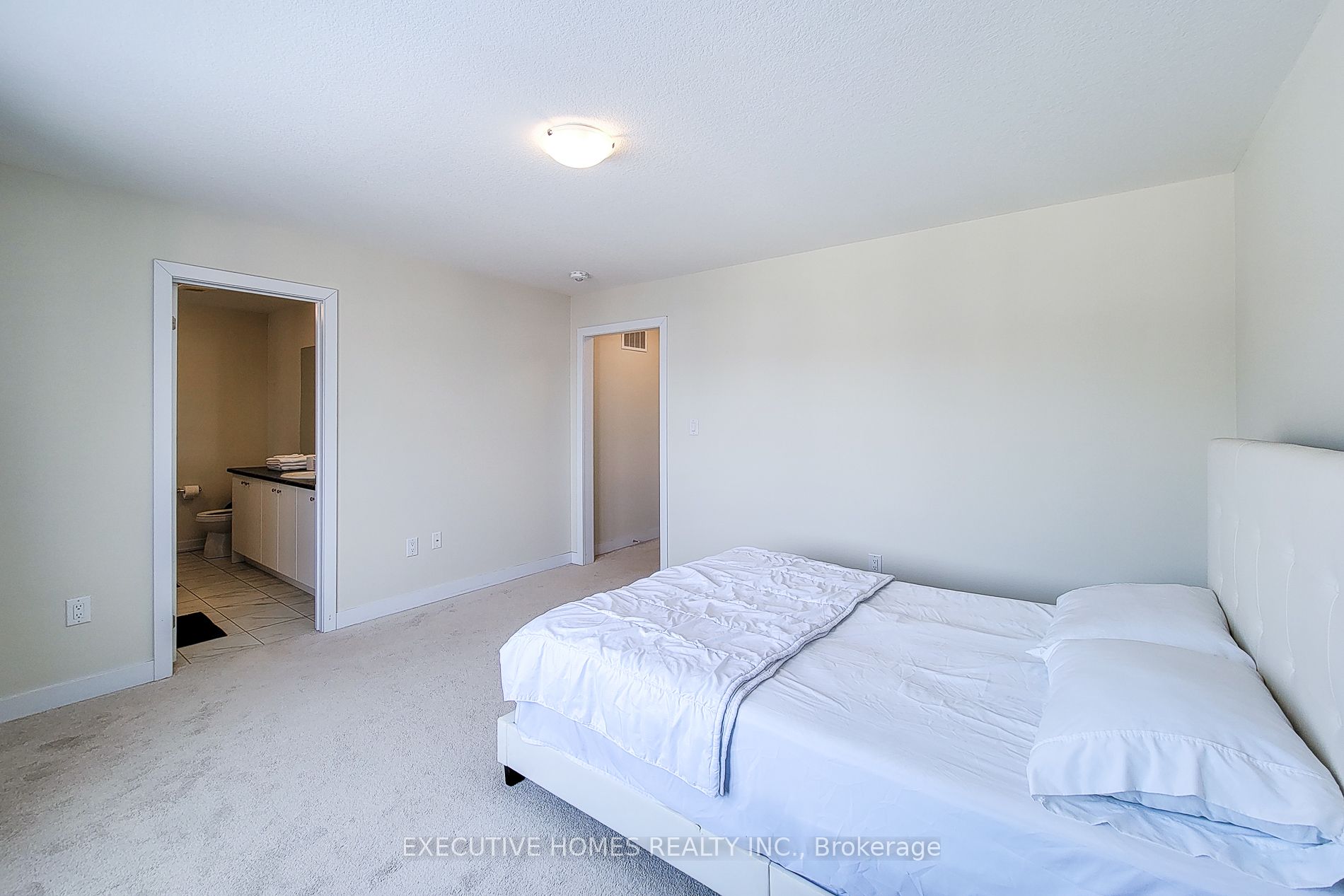 33 Wintergreen Crescent Property Photo 32