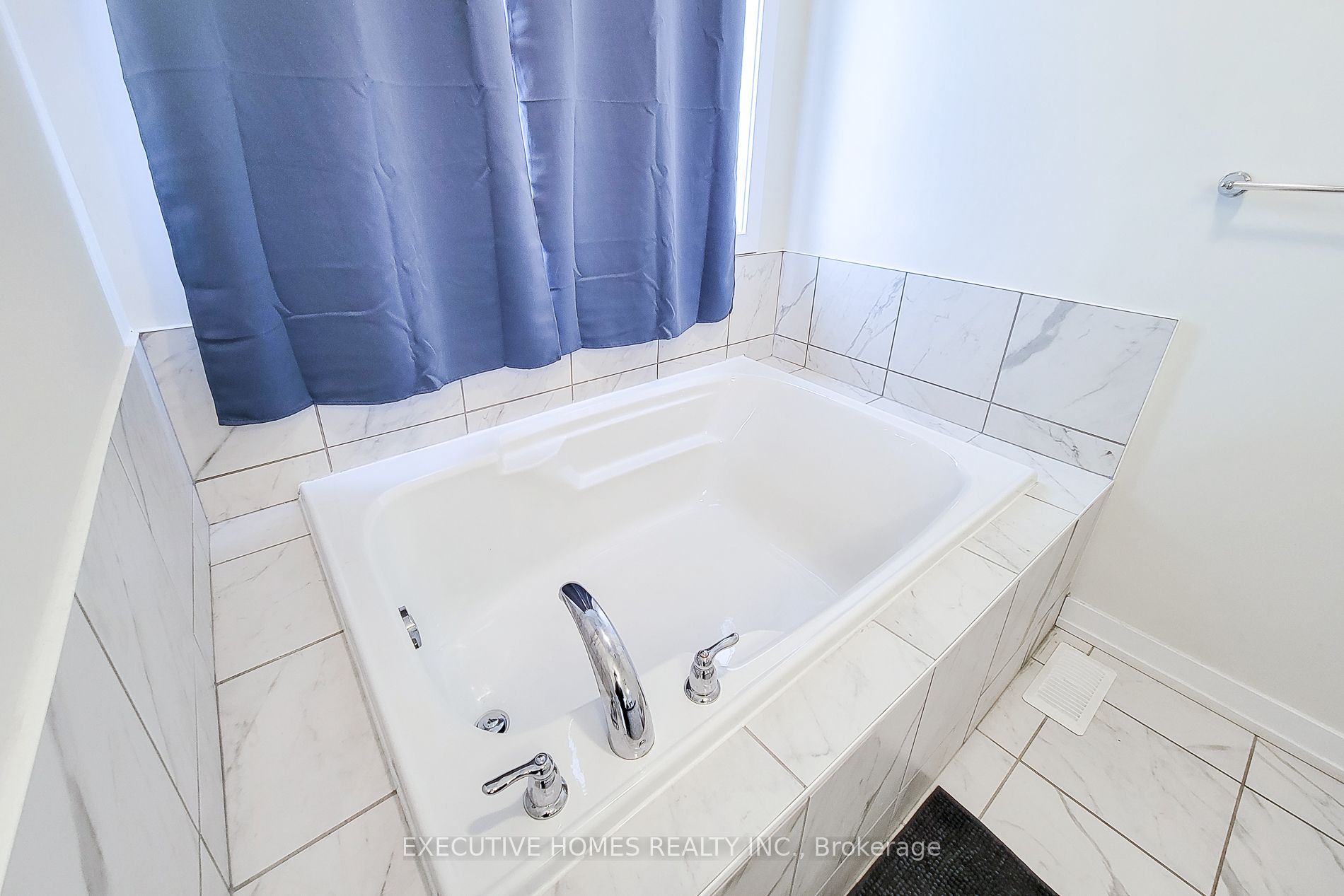 33 Wintergreen Crescent Property Photo 35