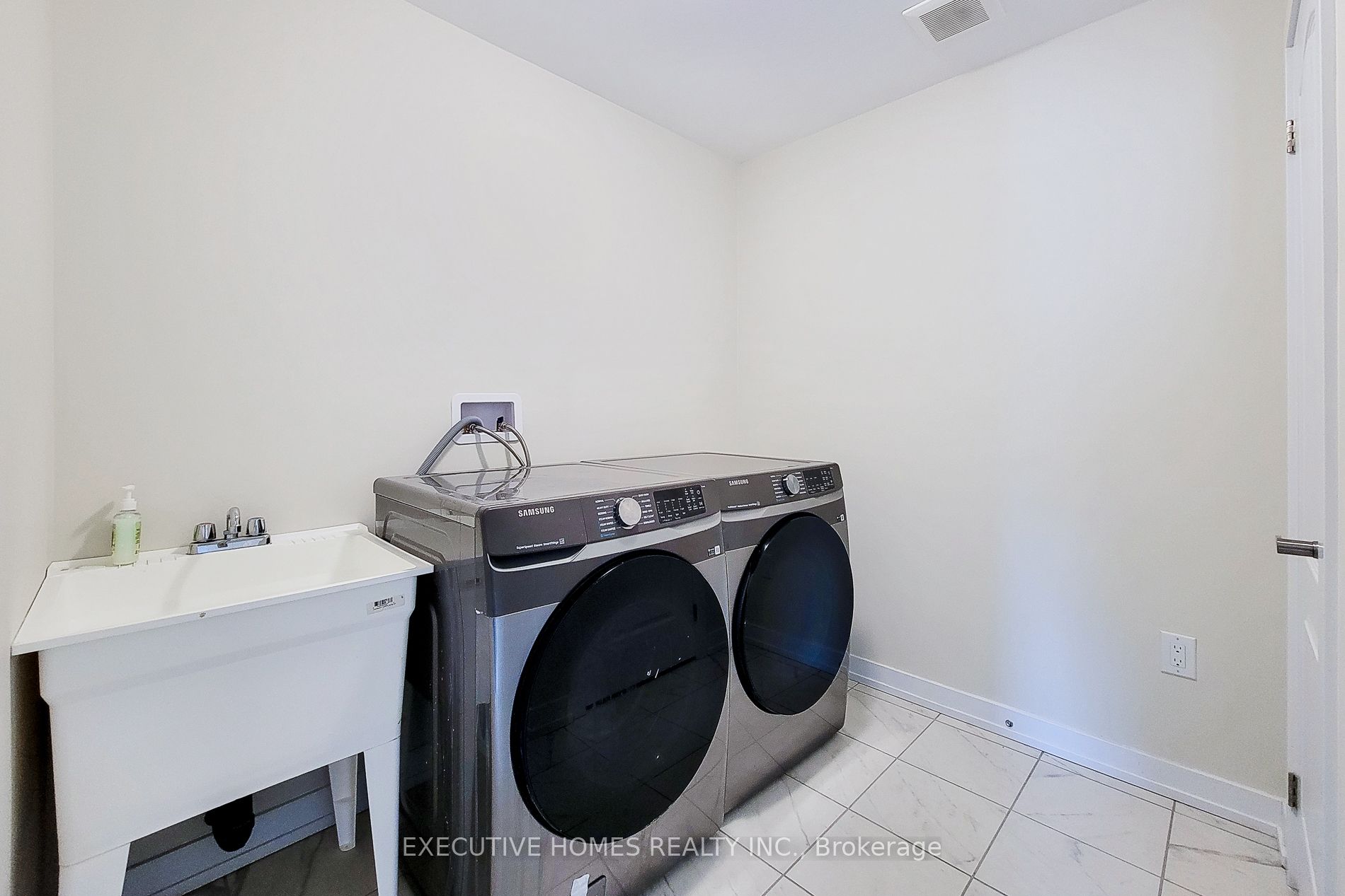 33 Wintergreen Crescent Property Photo 47