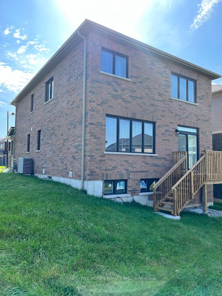 33 Wintergreen Crescent Property Photo 50