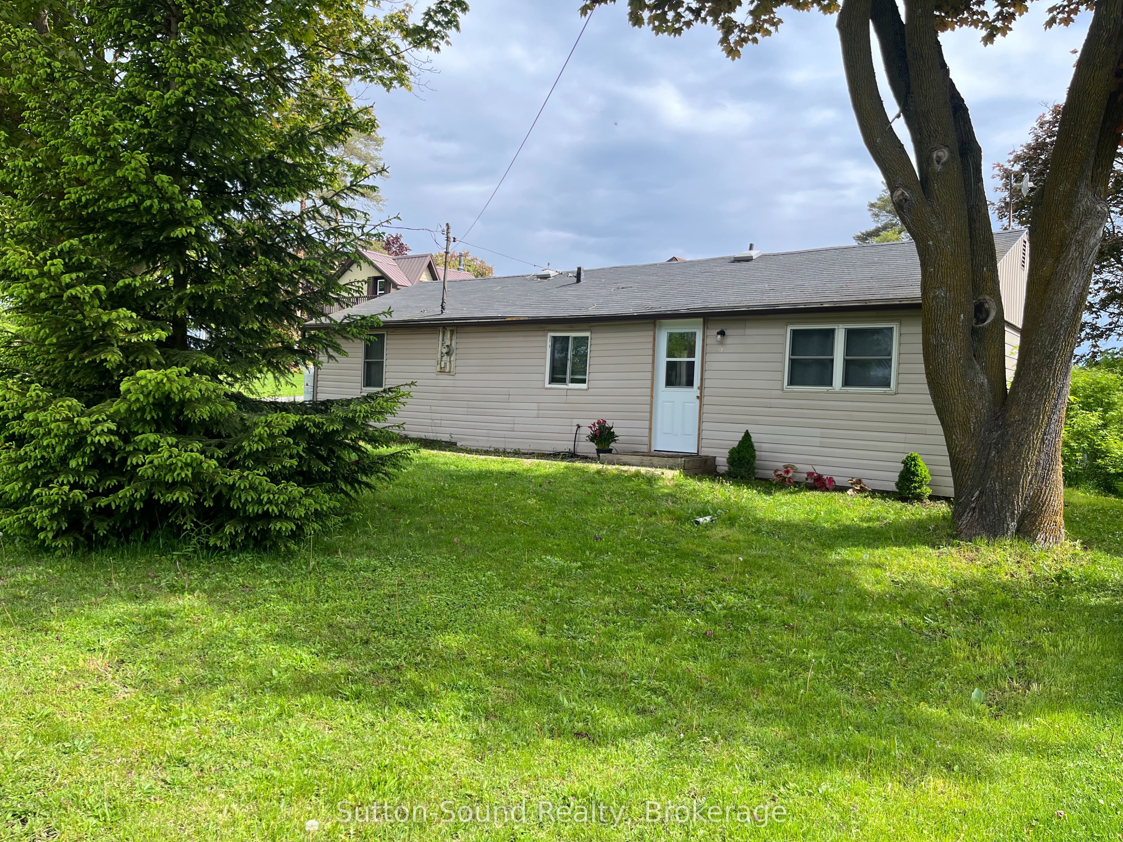 776225 Hwy 10