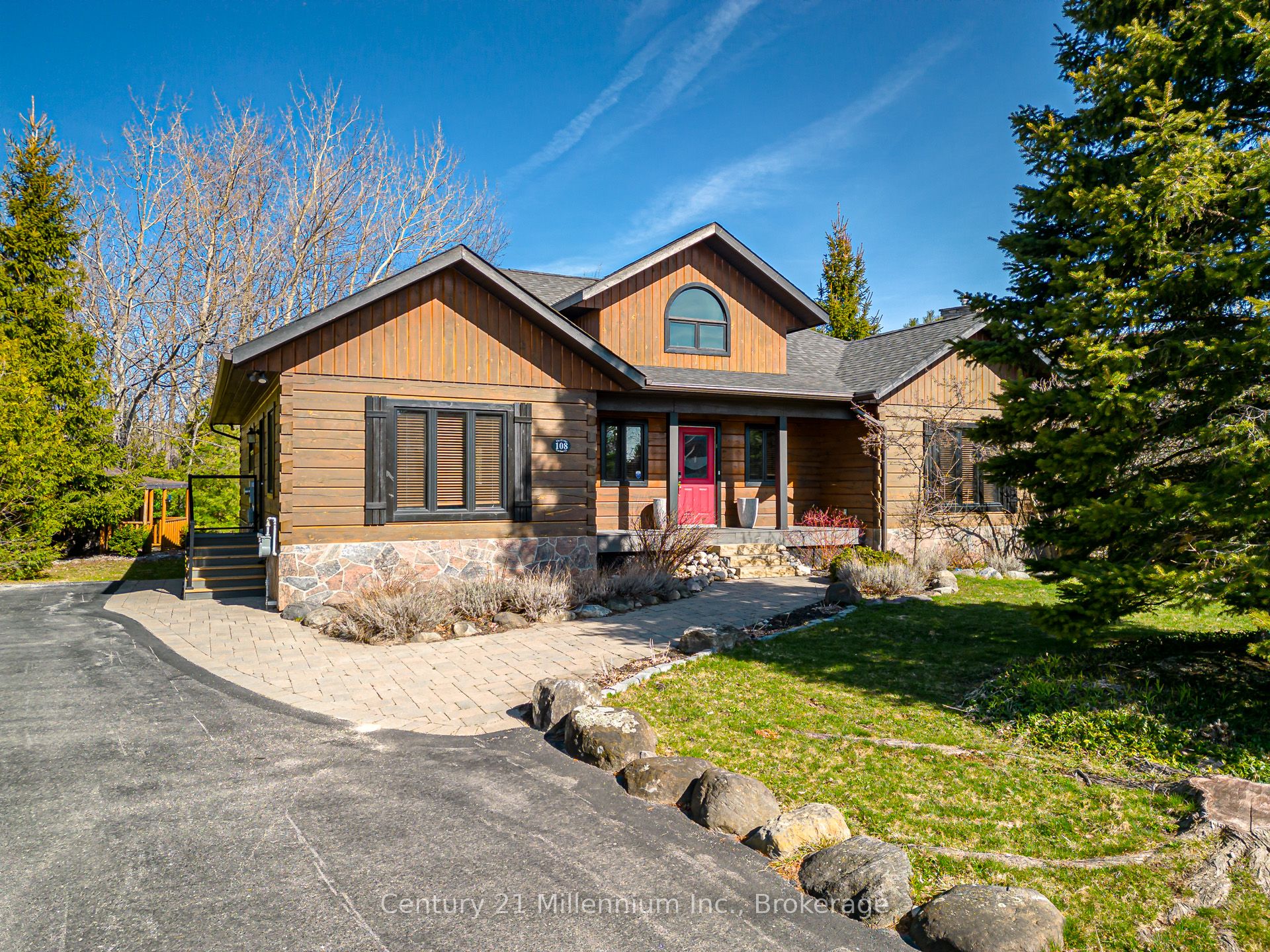 108 Cortina Crescent Property Photo 1