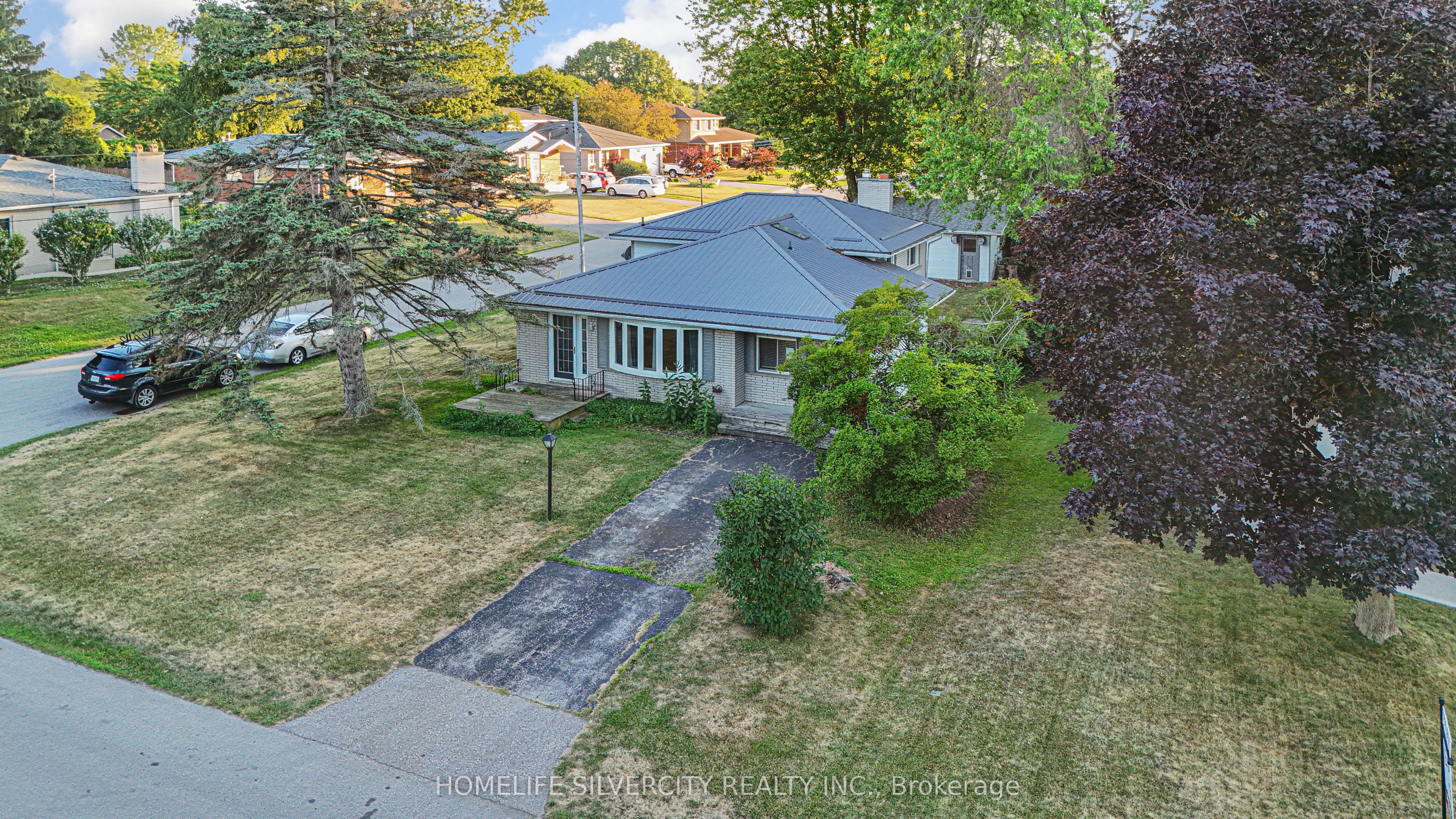35 Lynn Park Avenue Property Photo 6