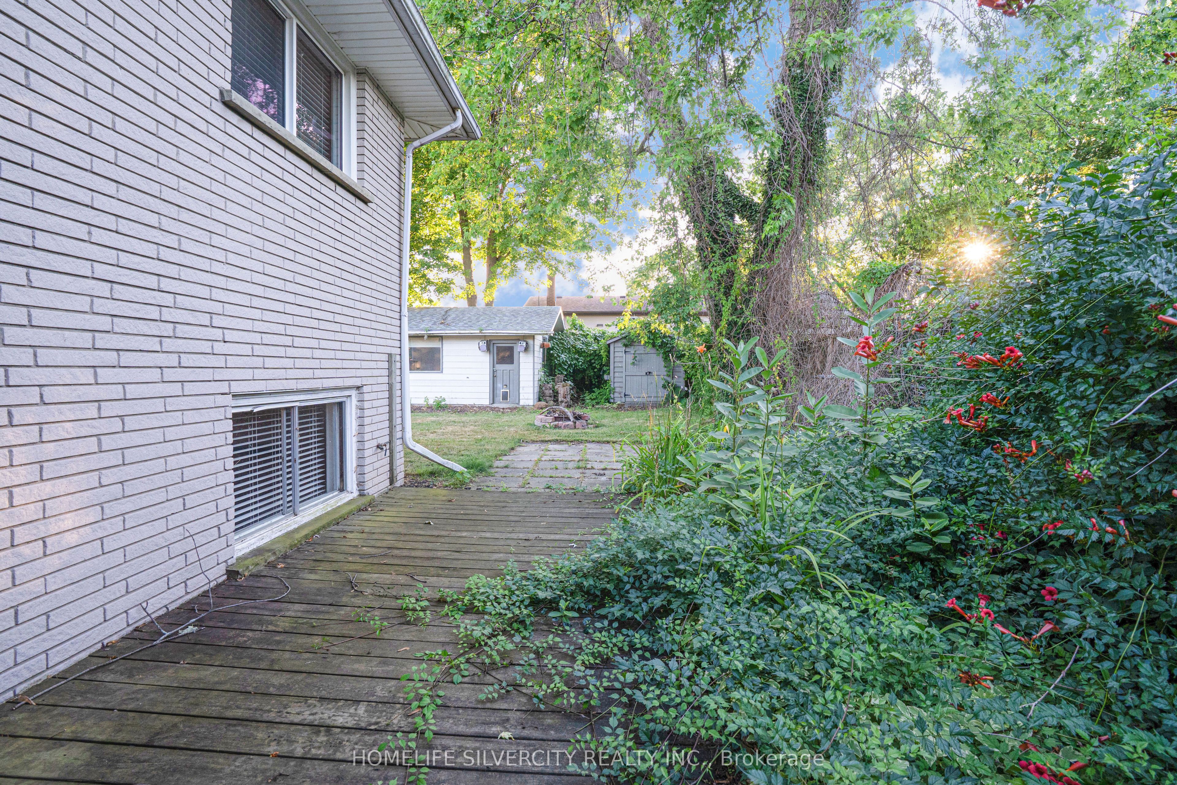 35 Lynn Park Avenue Property Photo 8