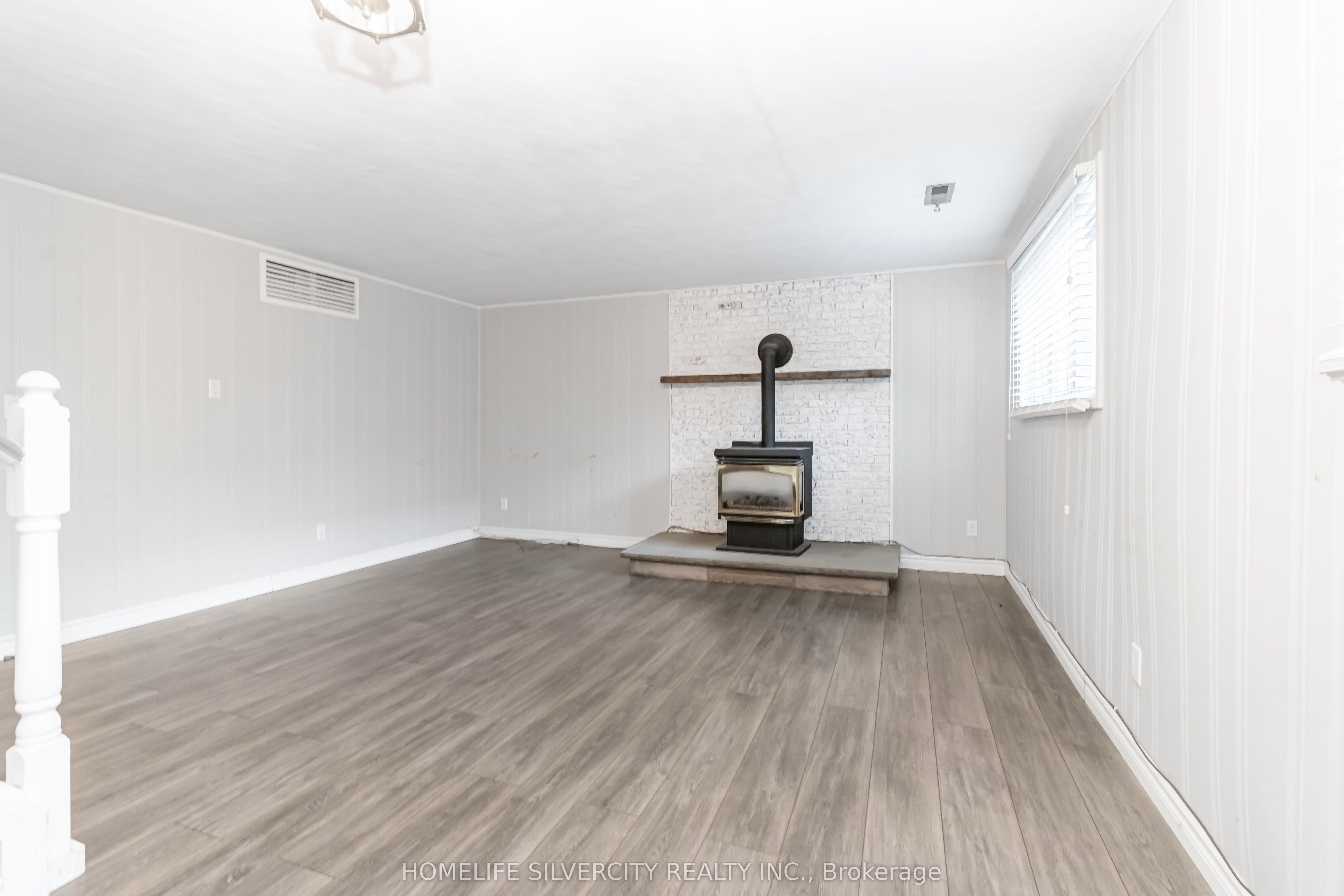 35 Lynn Park Avenue Property Photo 12