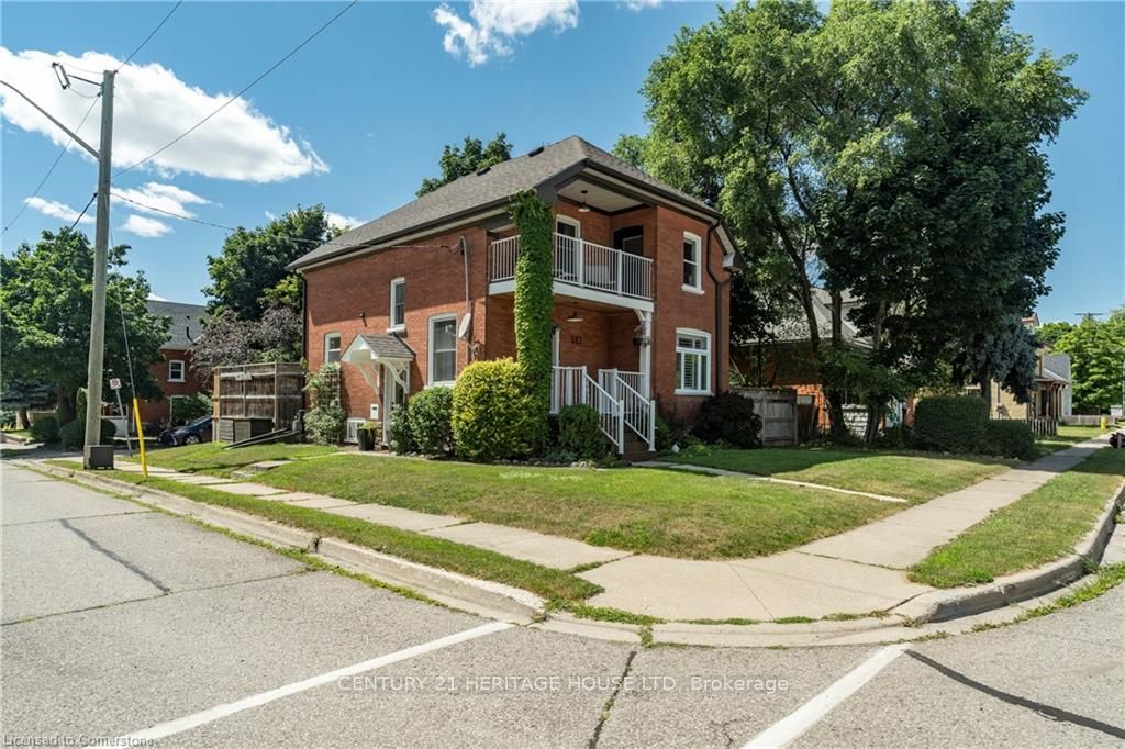 562 Laurel Street Property Photo 1