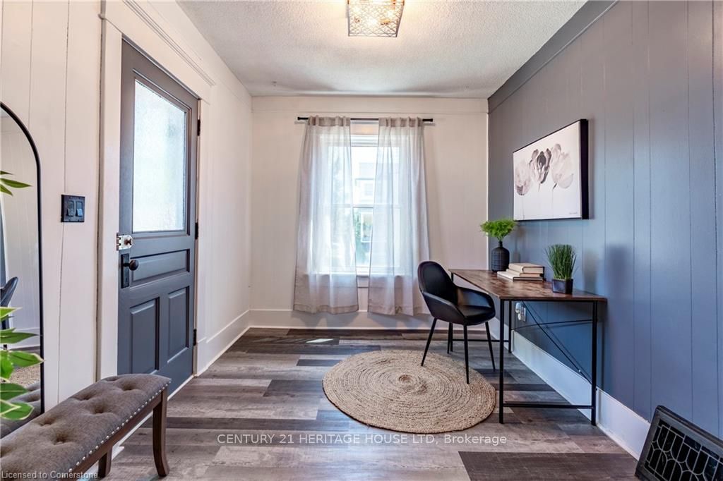 562 Laurel Street Property Photo 7