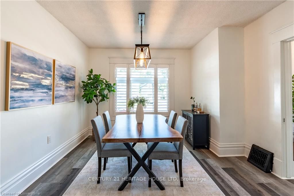 562 Laurel Street Property Photo 12