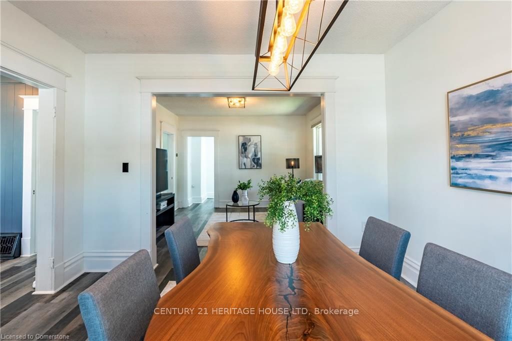 562 Laurel Street Property Photo 14