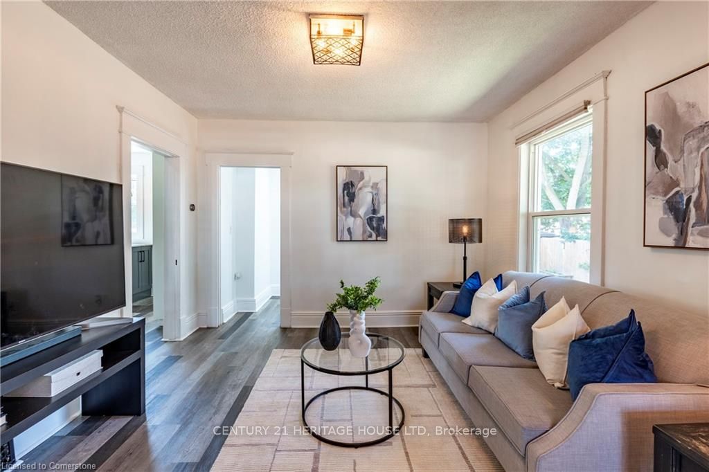 562 Laurel Street Property Photo 16