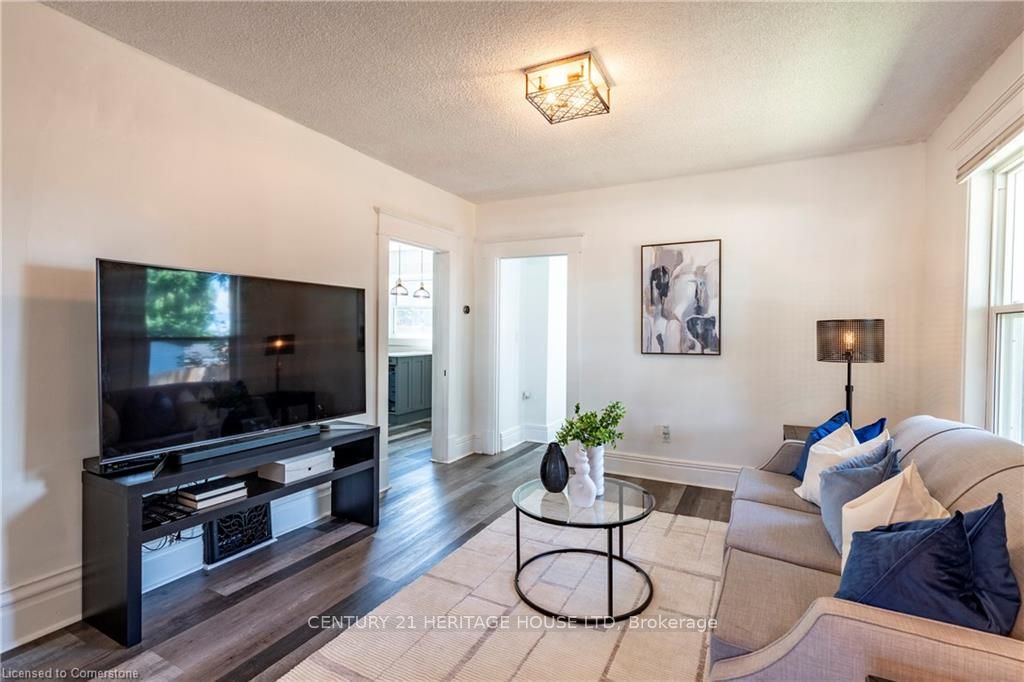 562 Laurel Street Property Photo 17