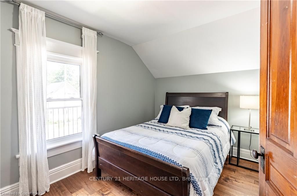 562 Laurel Street Property Photo 29