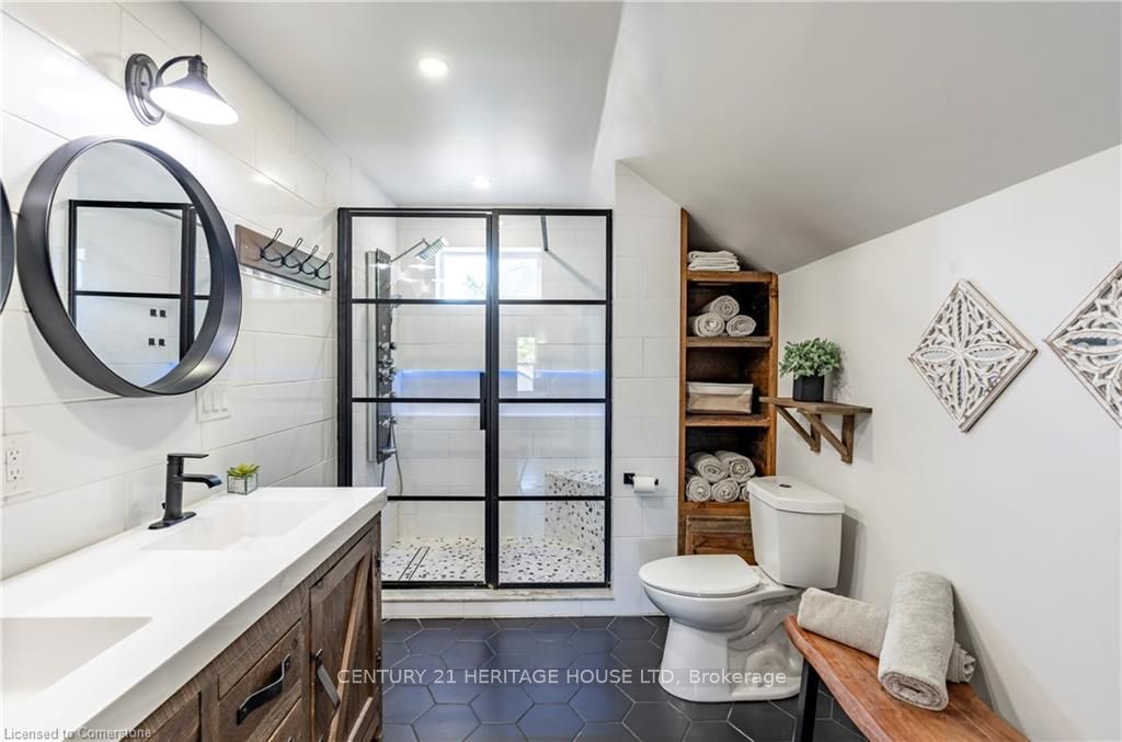 562 Laurel Street Property Photo 35