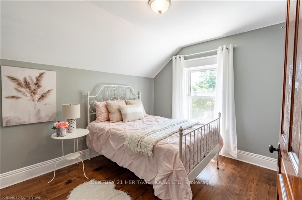 562 Laurel Street Property Photo 37