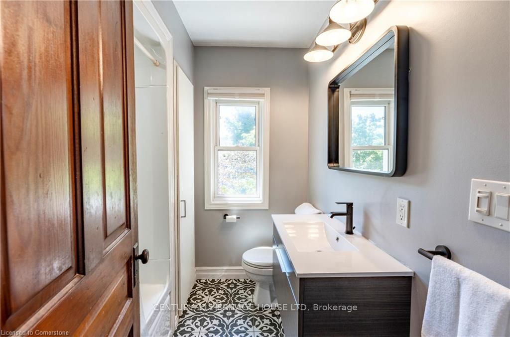 562 Laurel Street Property Photo 41