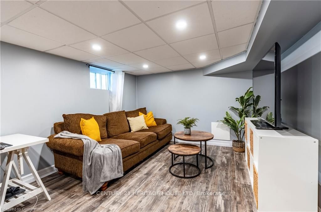 562 Laurel Street Property Photo 43