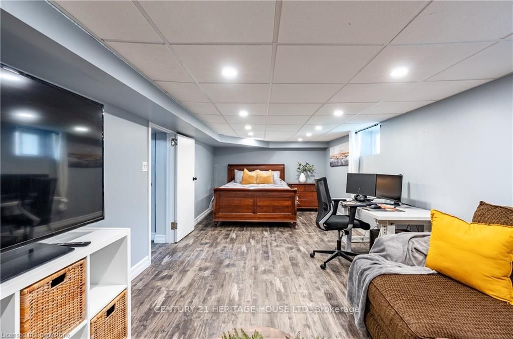 562 Laurel Street Property Photo 45