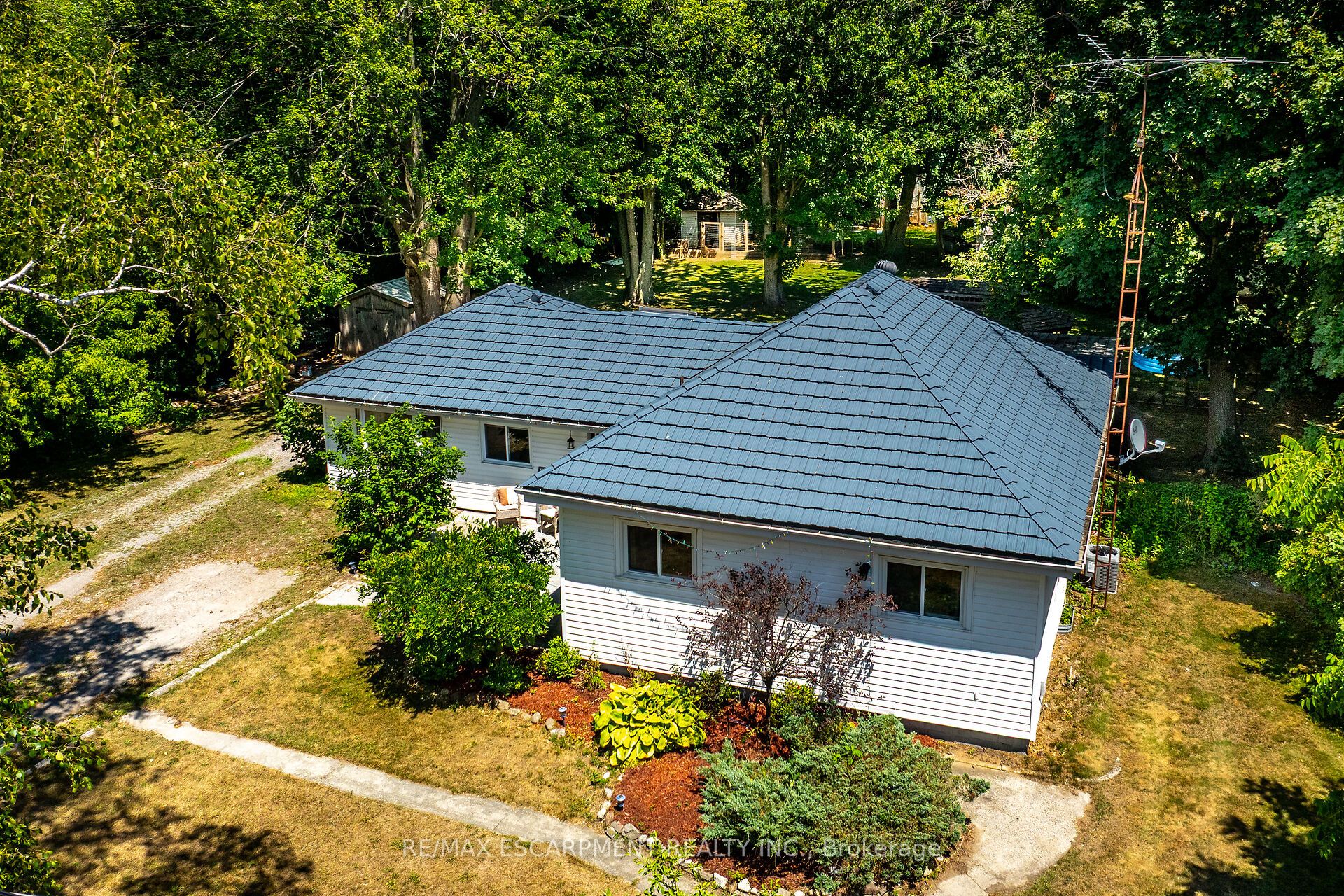 8241 Highway 3 N/a Property Photo 1