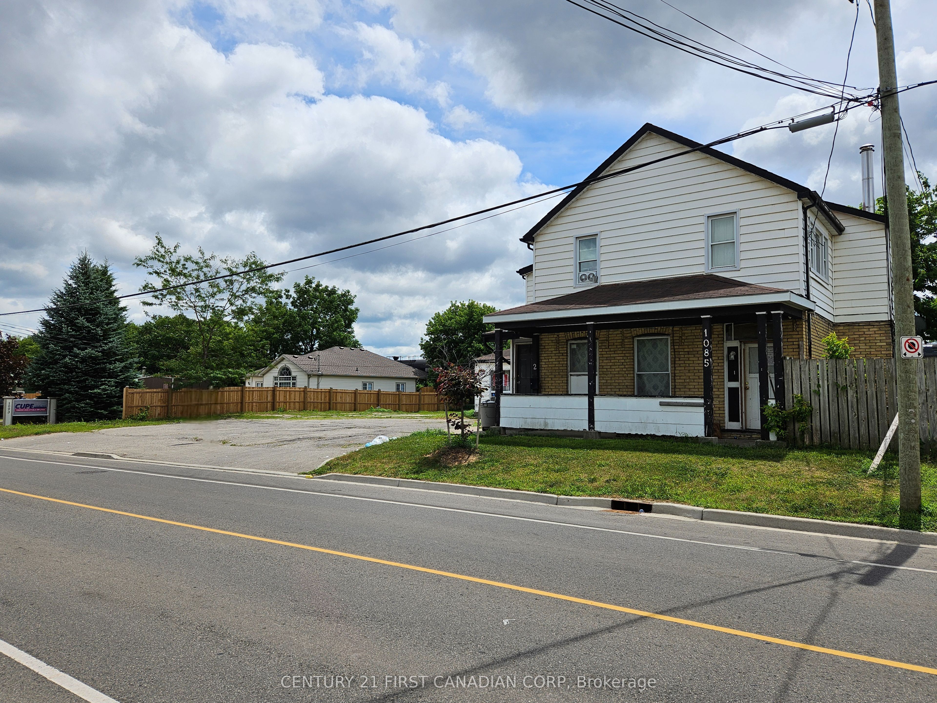 1085 Brydges Street Property Photo 1