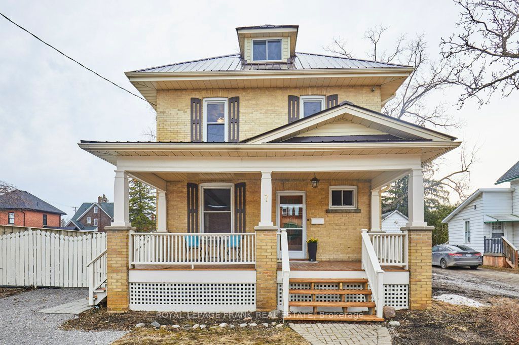 7 Adelaide Street N Property Photo 1