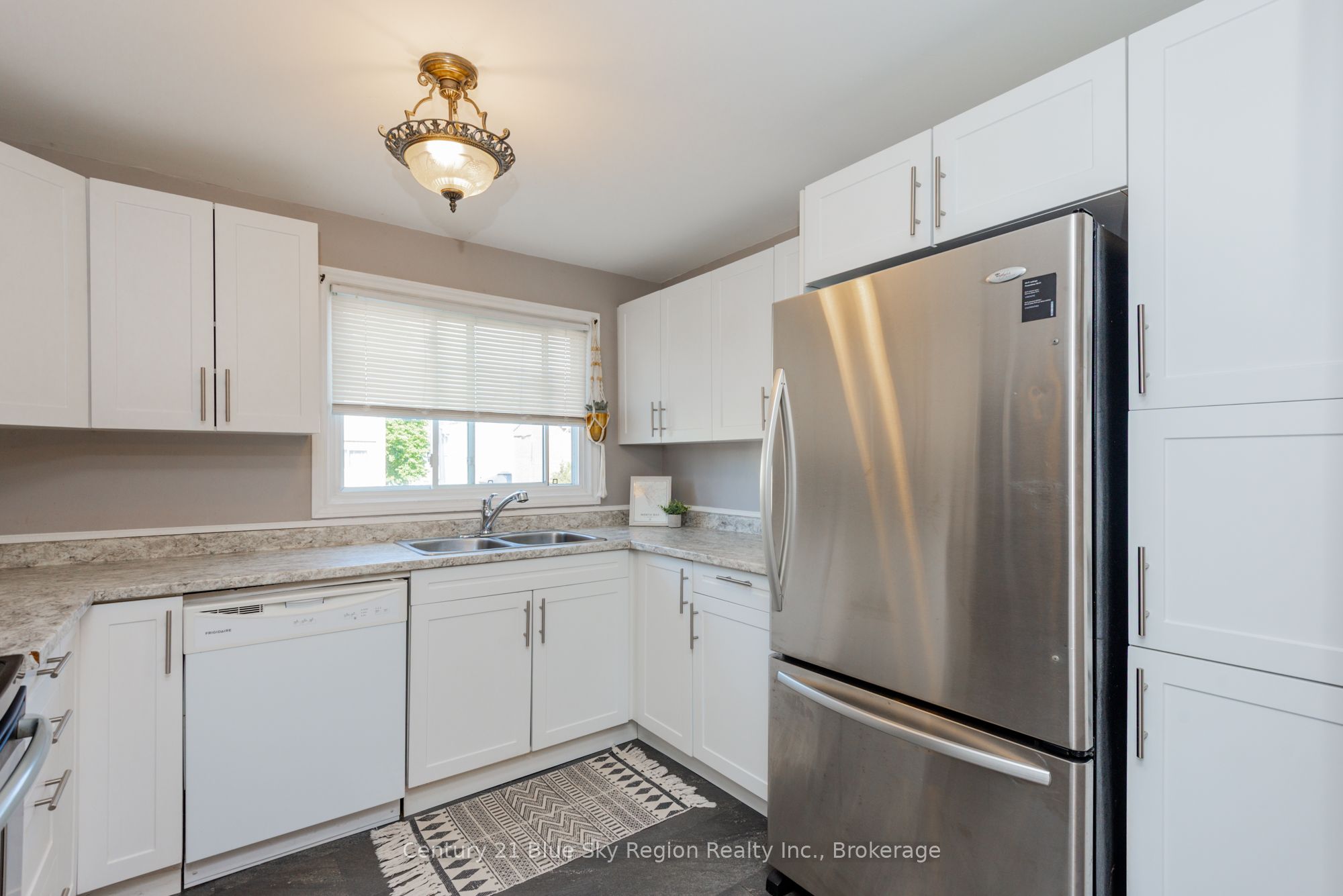 644 Lakeshore Drive 5 Property Photo 16