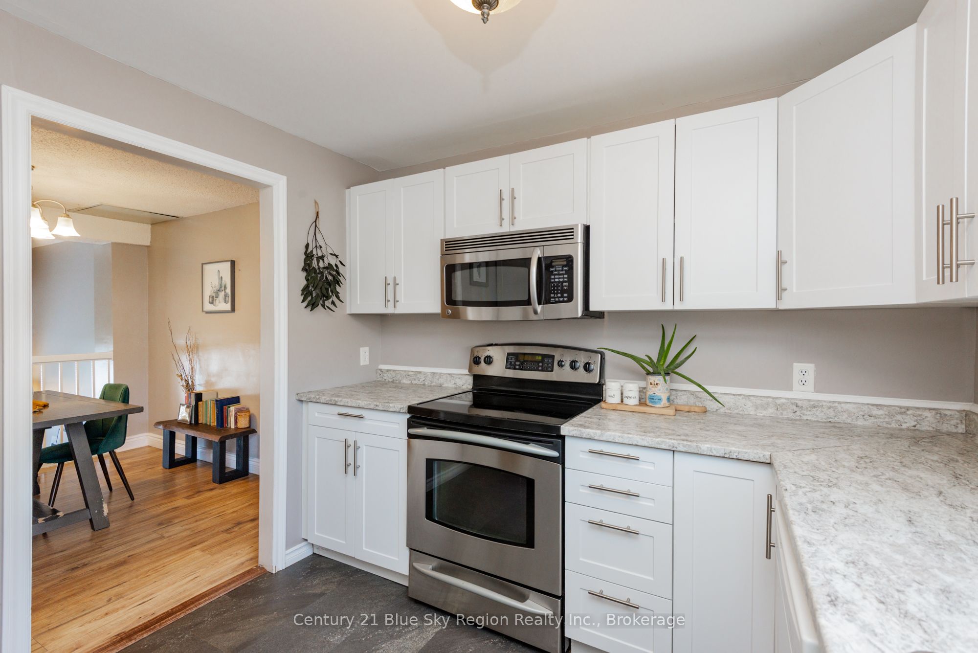 644 Lakeshore Drive 5 Property Photo 17