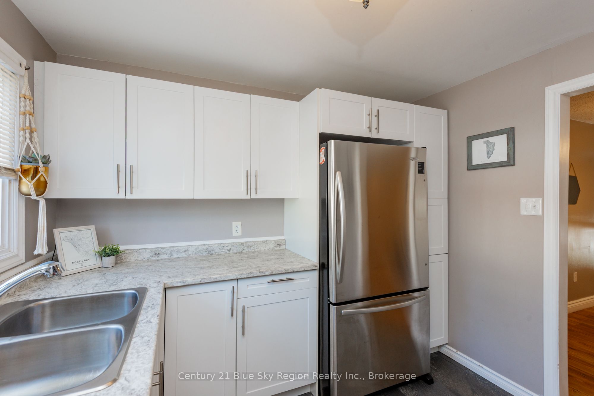 644 Lakeshore Drive 5 Property Photo 18
