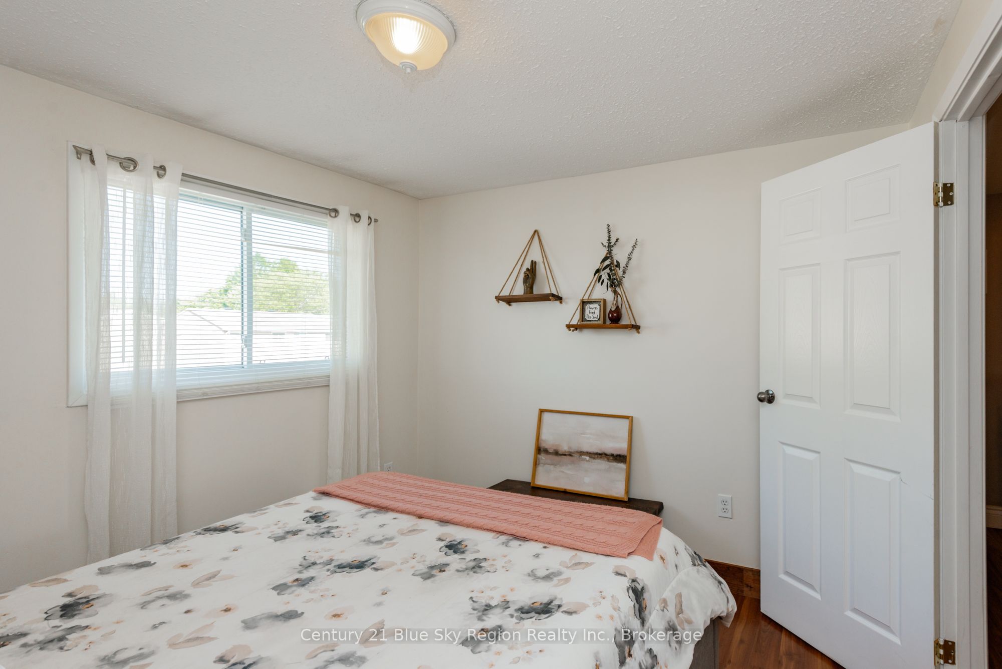 644 Lakeshore Drive 5 Property Photo 22