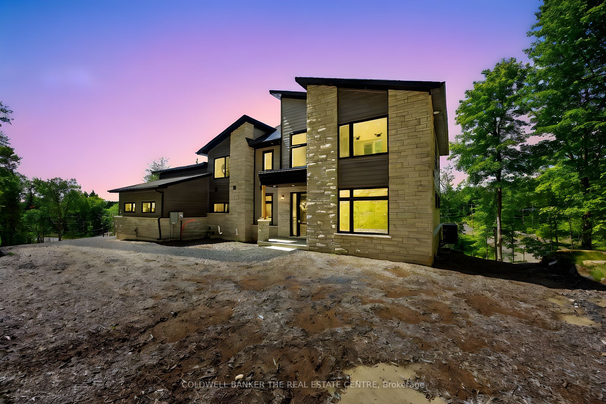 1008 Kingsridge Court Property Photo 2