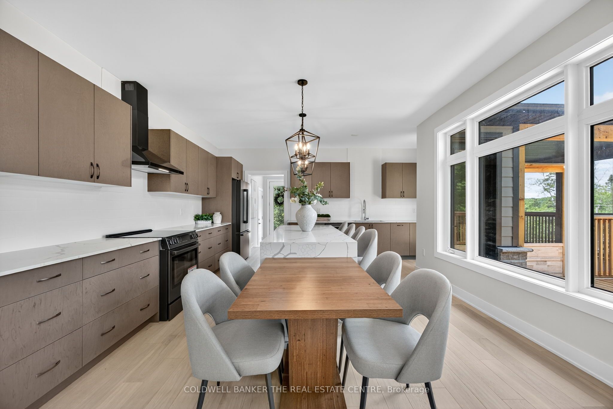1008 Kingsridge Court Property Photo 12