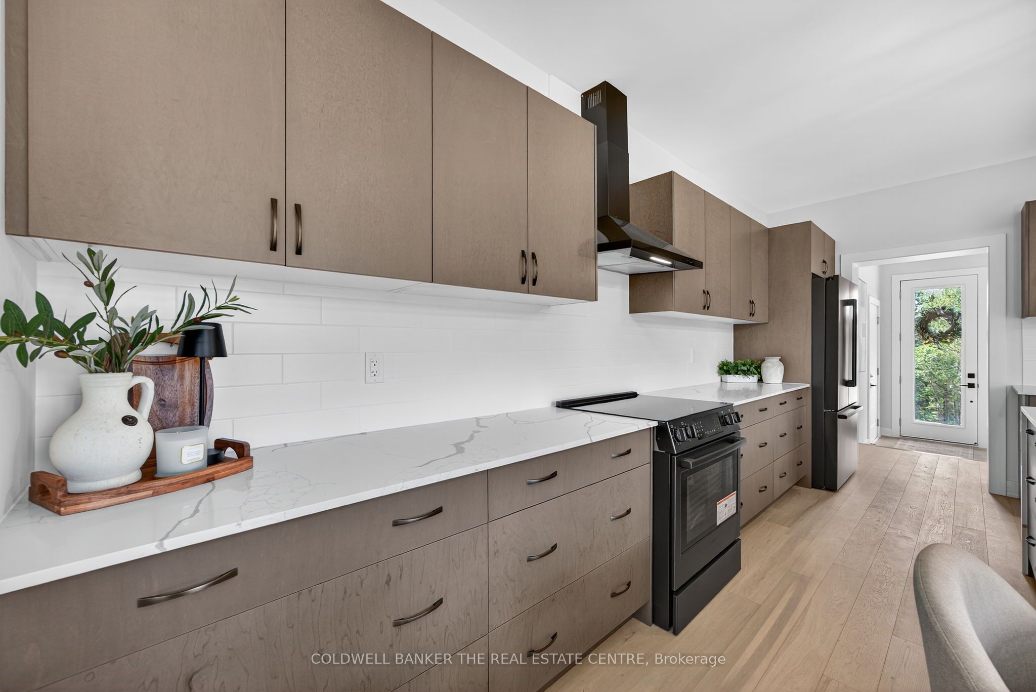 1008 Kingsridge Court Property Photo 13