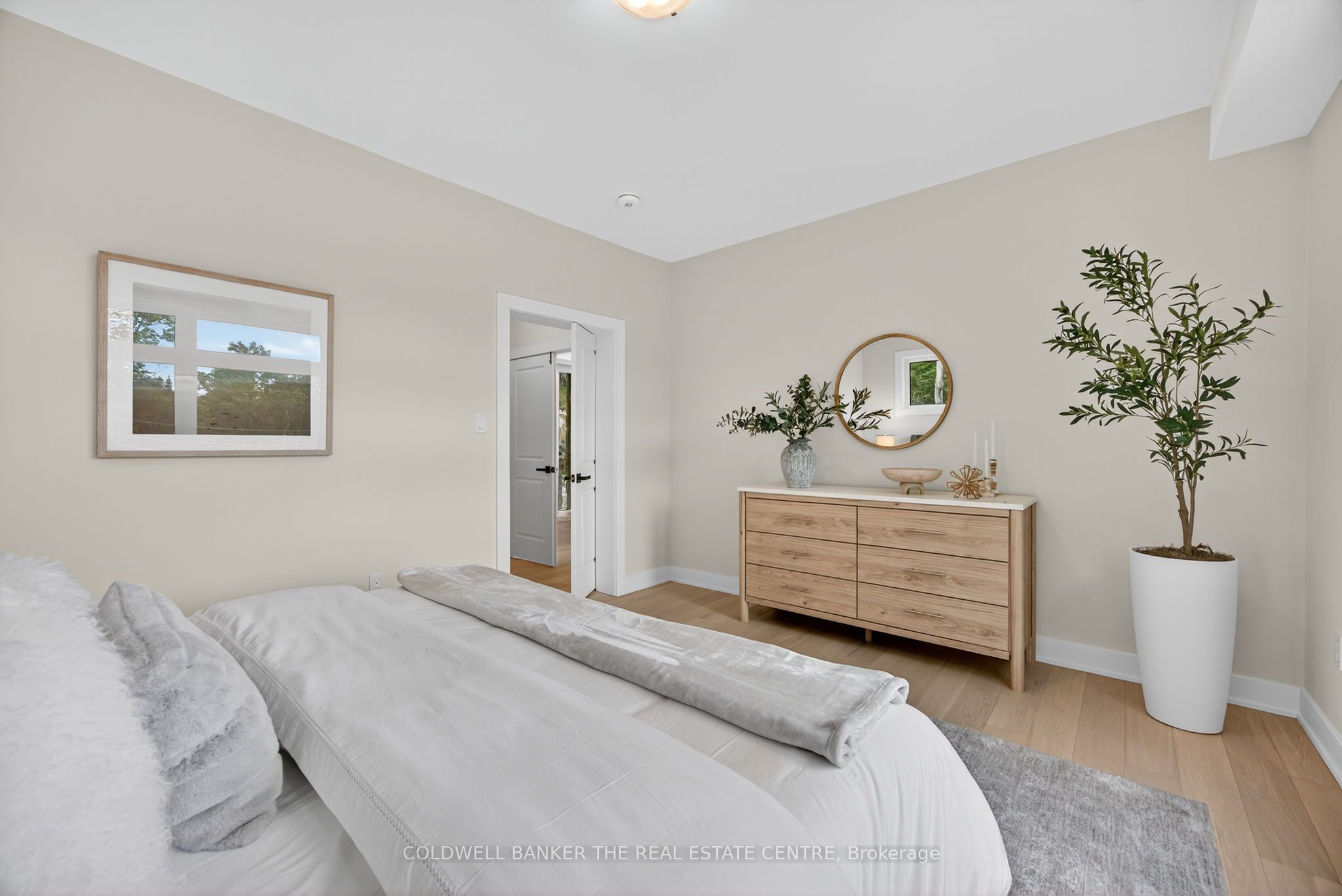 1008 Kingsridge Court Property Photo 24
