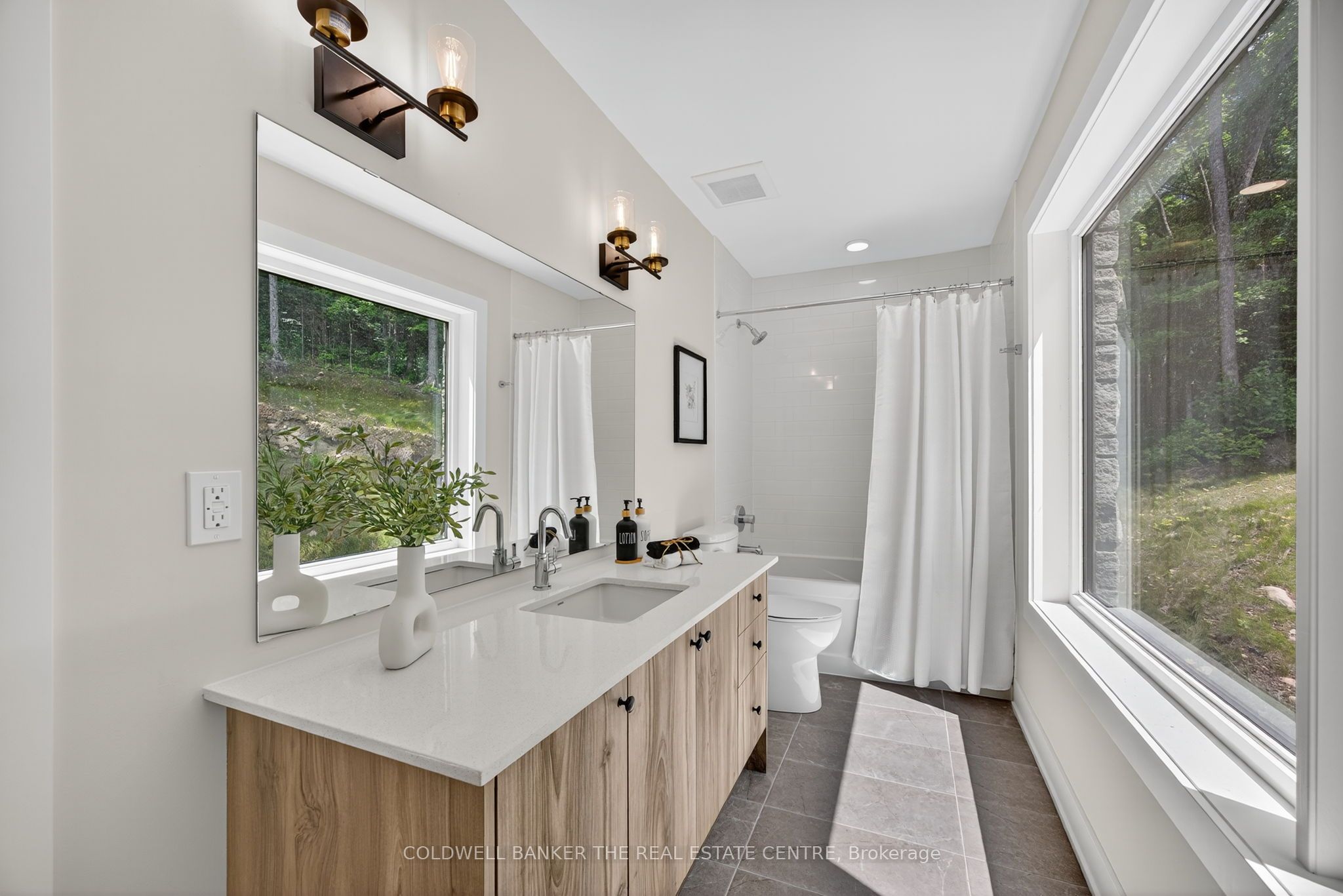 1008 Kingsridge Court Property Photo 34