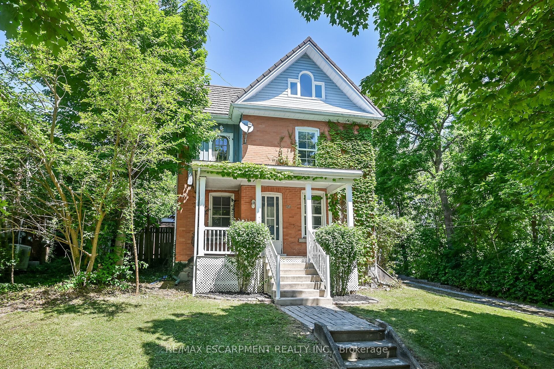 94 Sutherland Street W Property Photo 1