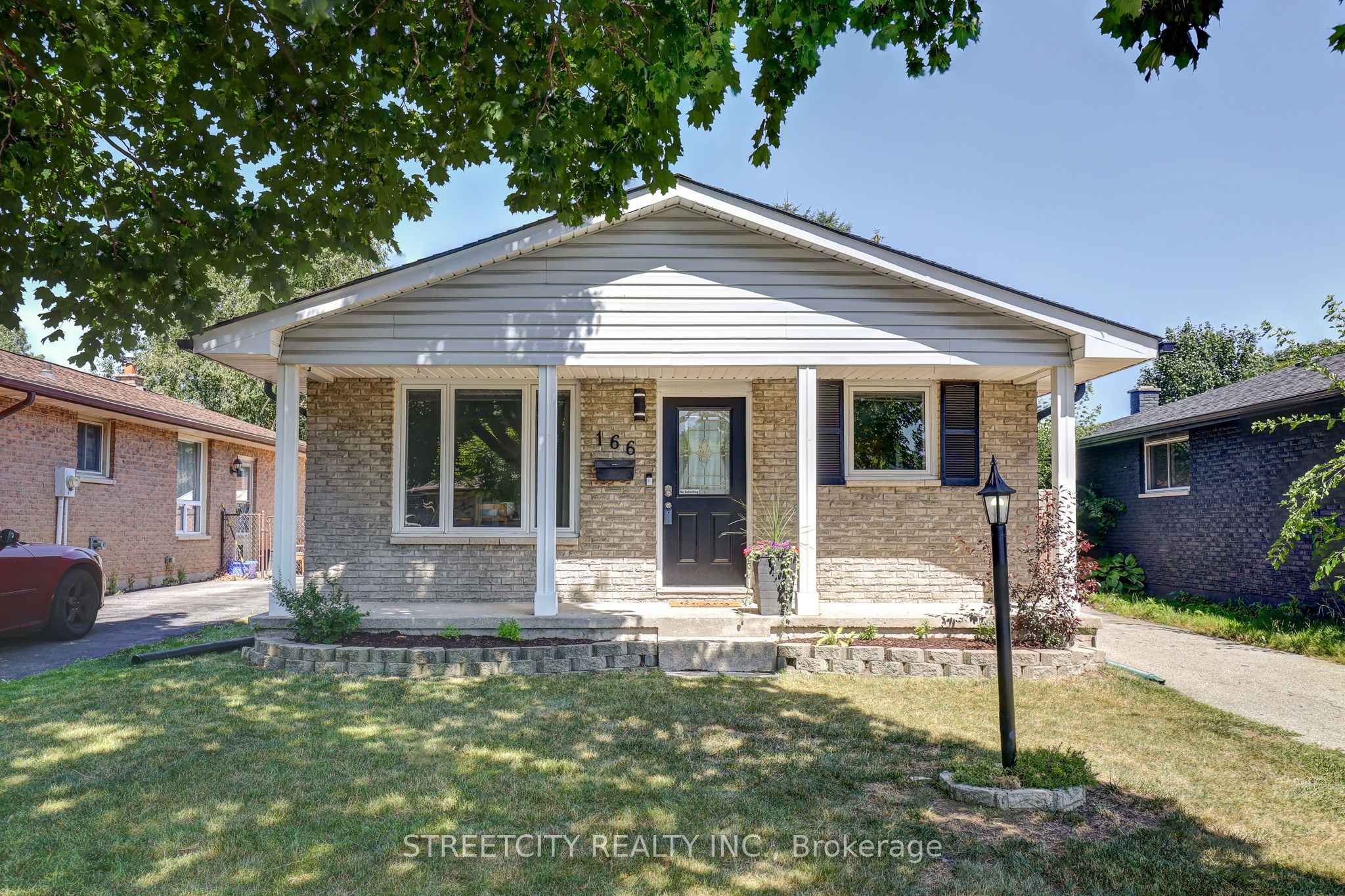 166 Speight Boulevard Property Photo 1