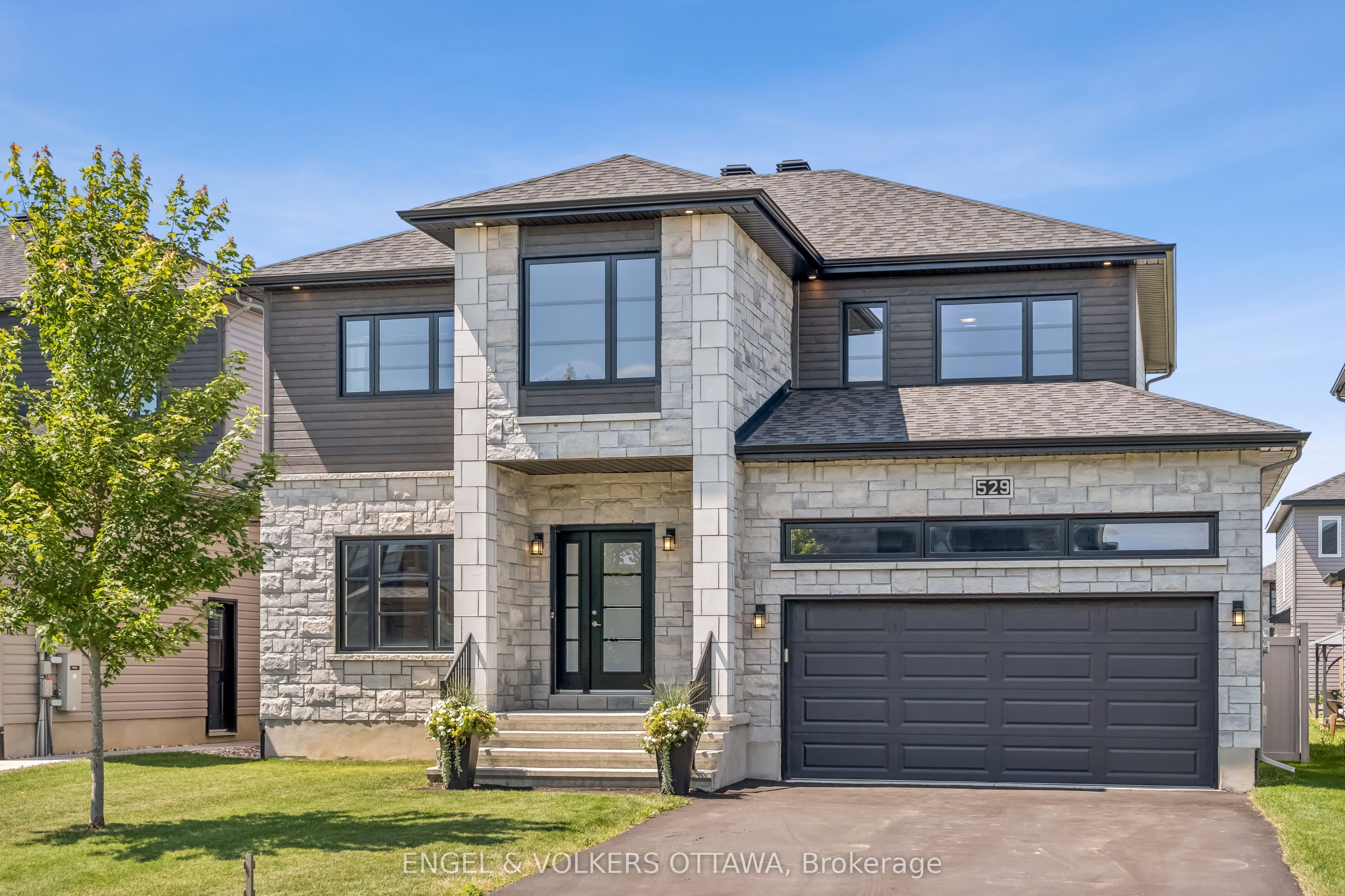 529 Lucent Street Property Photo 1