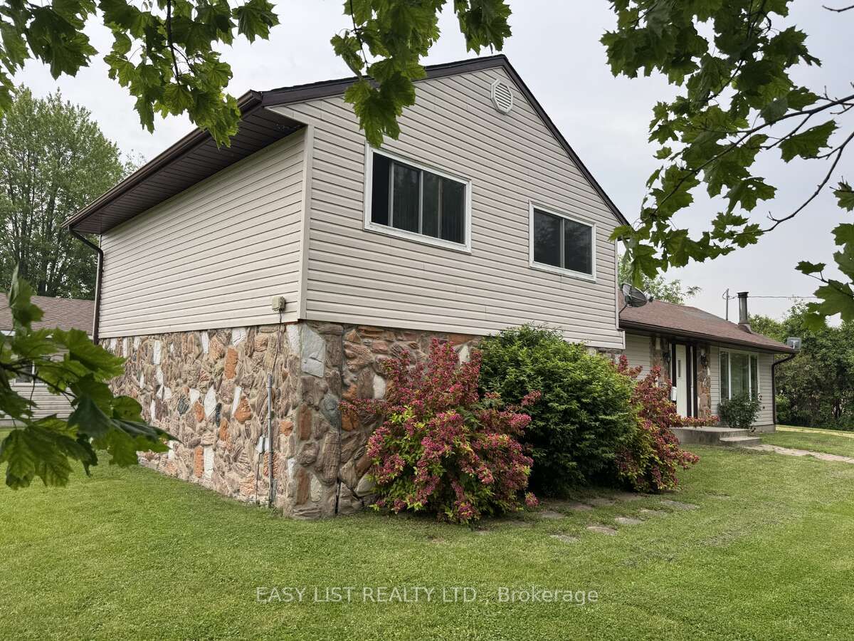 3104 St Clair Parkway