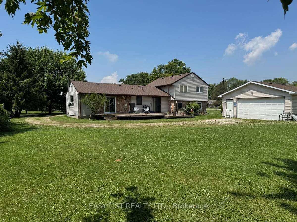 3104 St Clair Parkway Property Photo 4