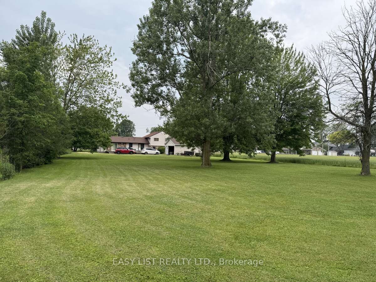 3104 St Clair Parkway Property Photo 8