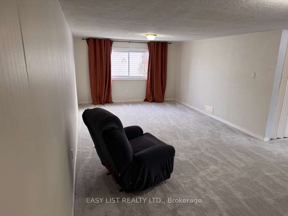 3104 St Clair Parkway Property Photo 18