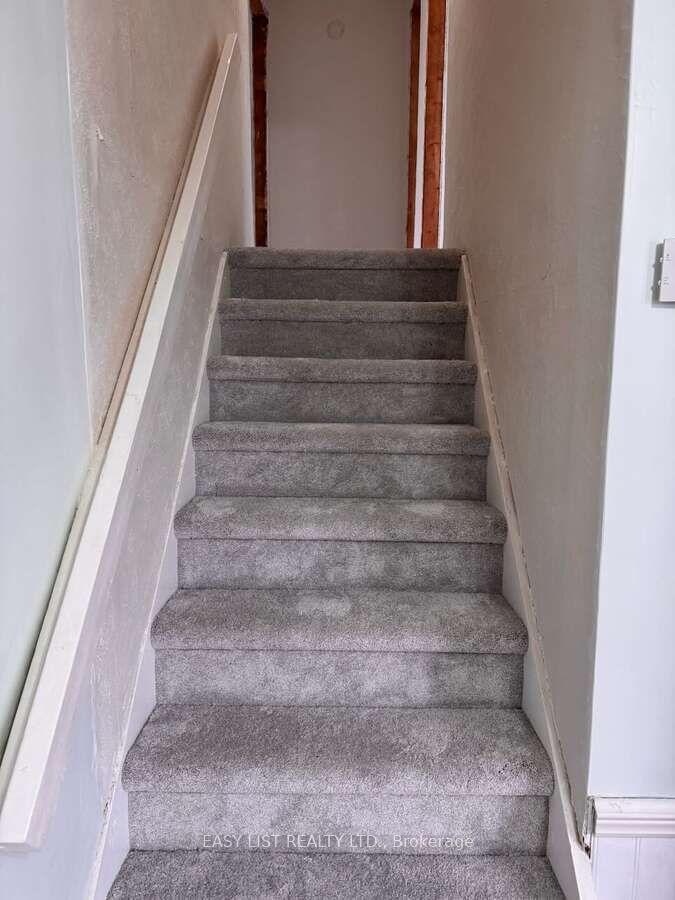 3104 St Clair Parkway Property Photo 20