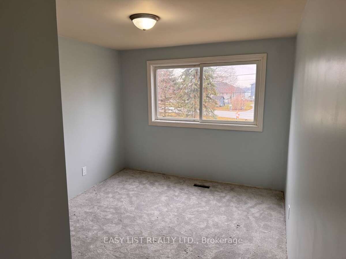 3104 St Clair Parkway Property Photo 21