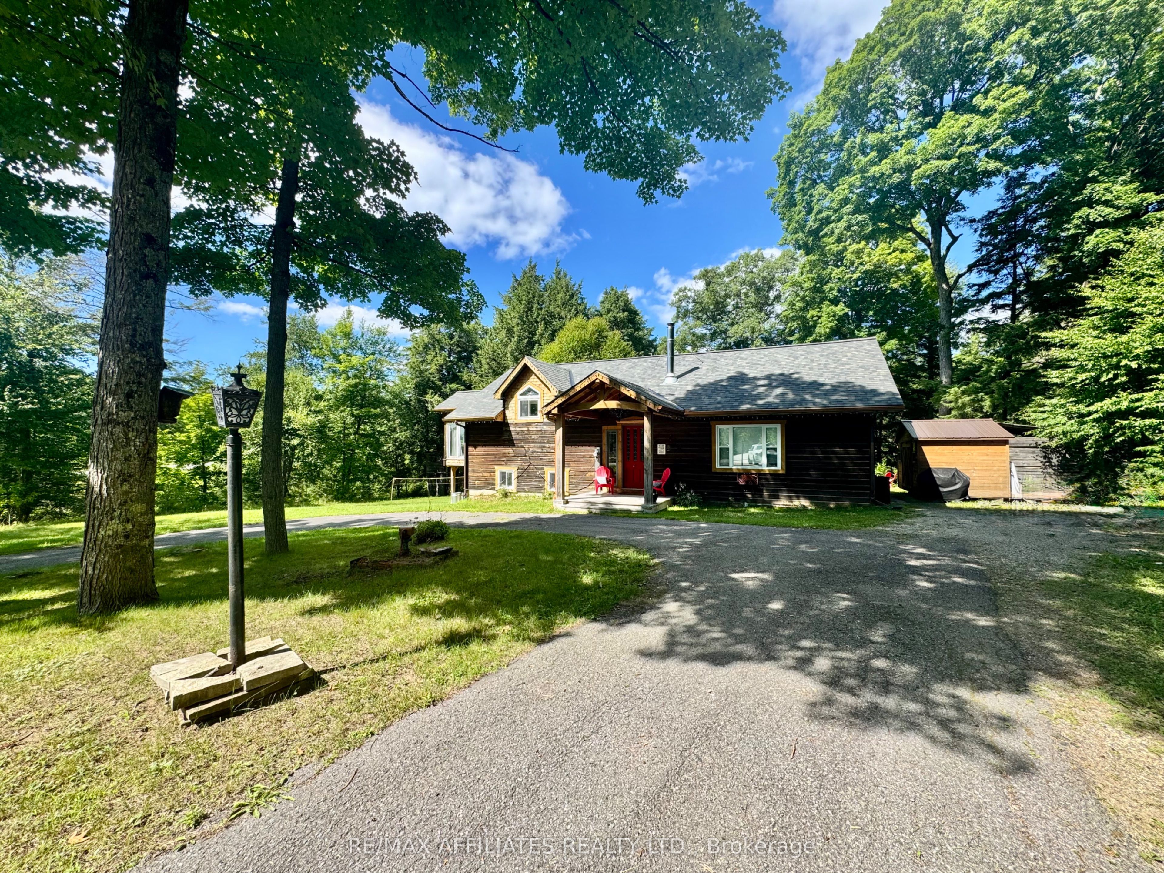 6828 511 Highway Property Photo 1