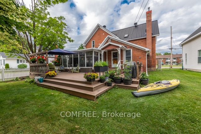 256a And 256b Flora Street Property Photo 1