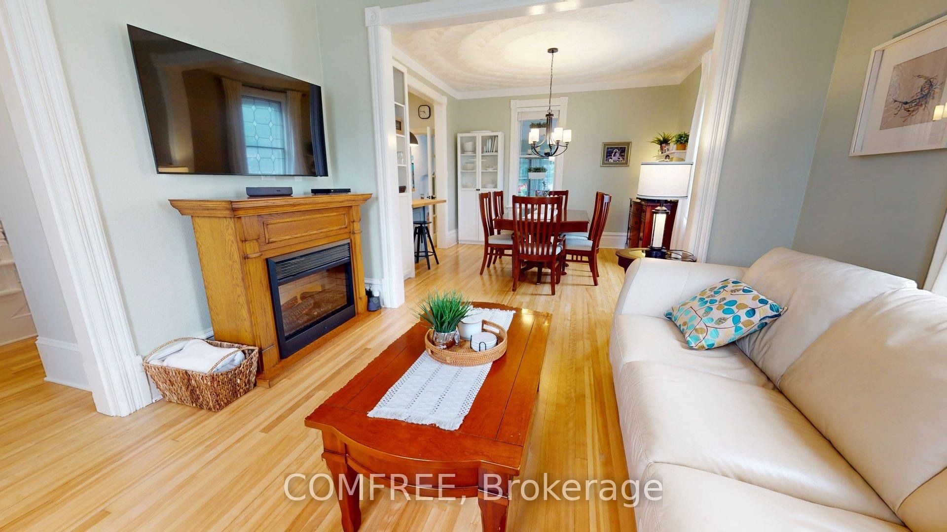 256a And 256b Flora Street Property Photo 11