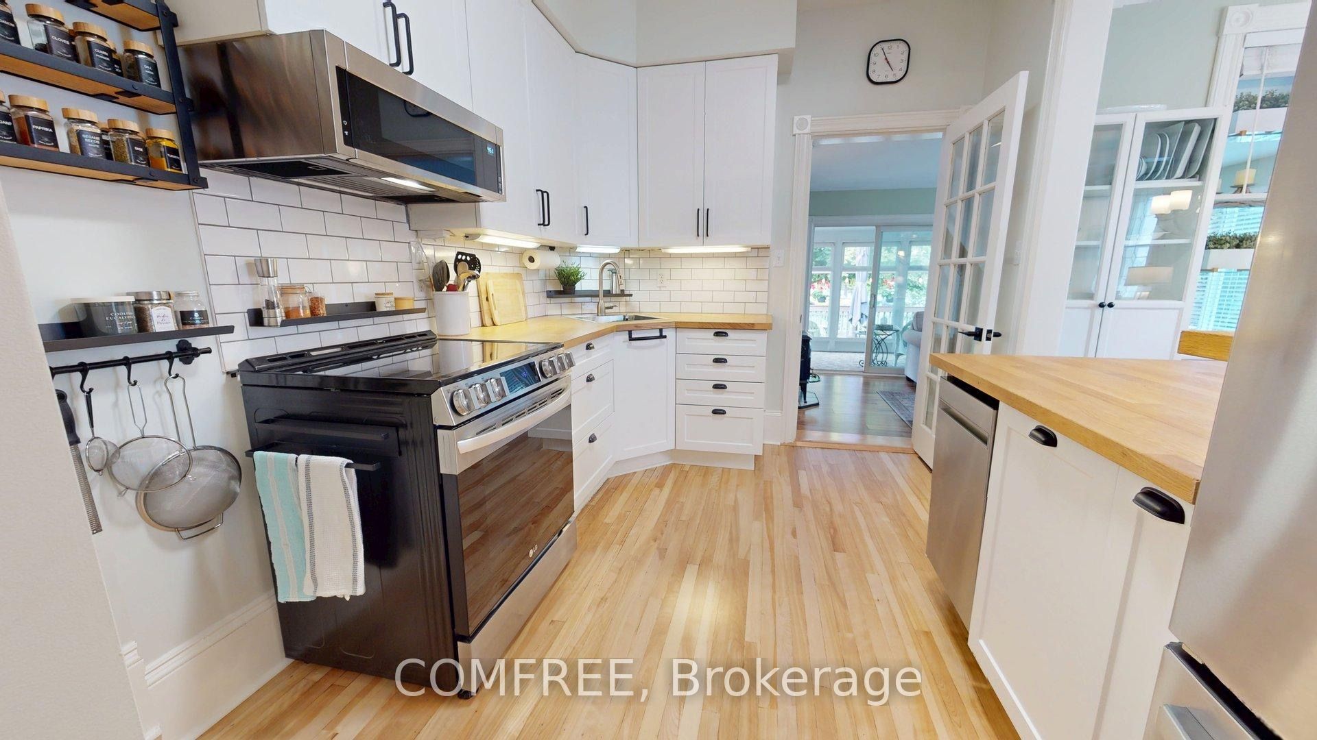 256a And 256b Flora Street Property Photo 16