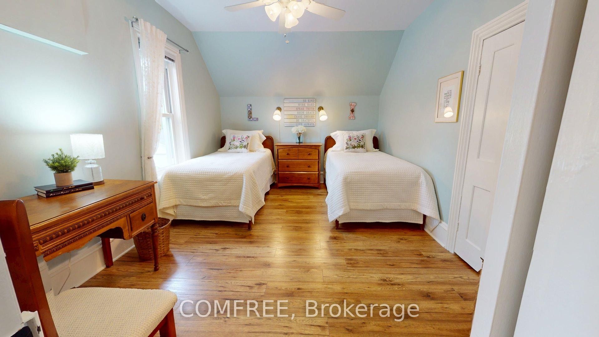 256a And 256b Flora Street Property Photo 20