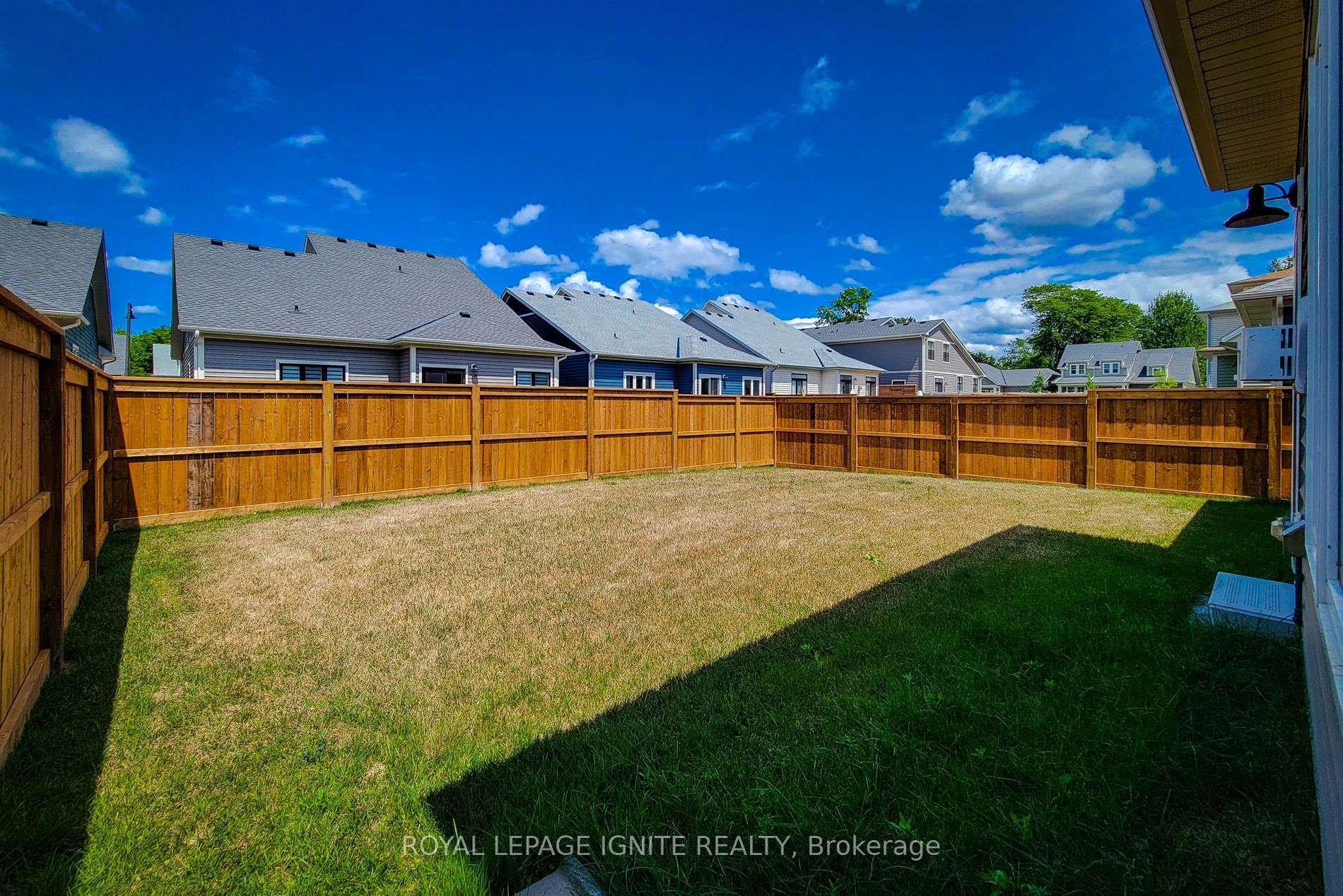 54 Beach Walk Crescent Property Photo 6